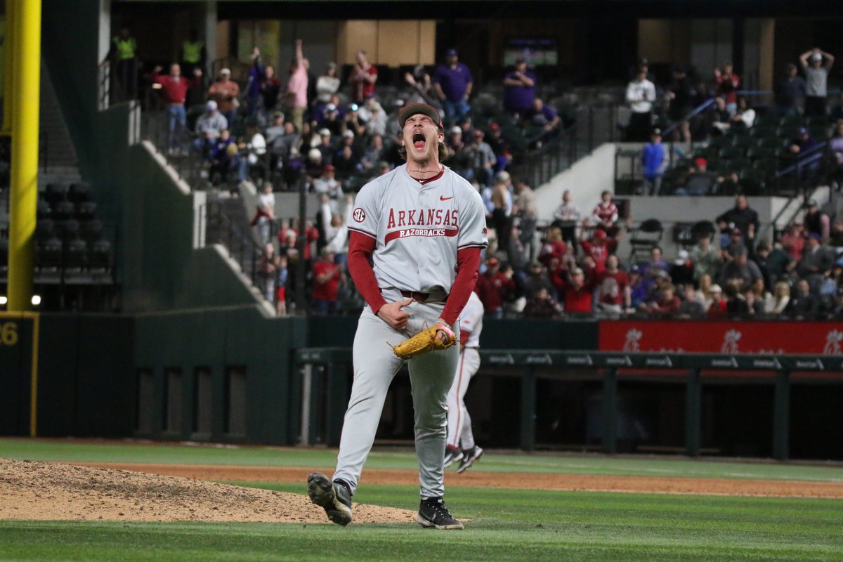 RandiMendolia's tweet photo. Photo from Baum South weekend!! 

#sportsphoto #arkansasbaseball #sportsmedia https://t.co/hN6MnhLj11