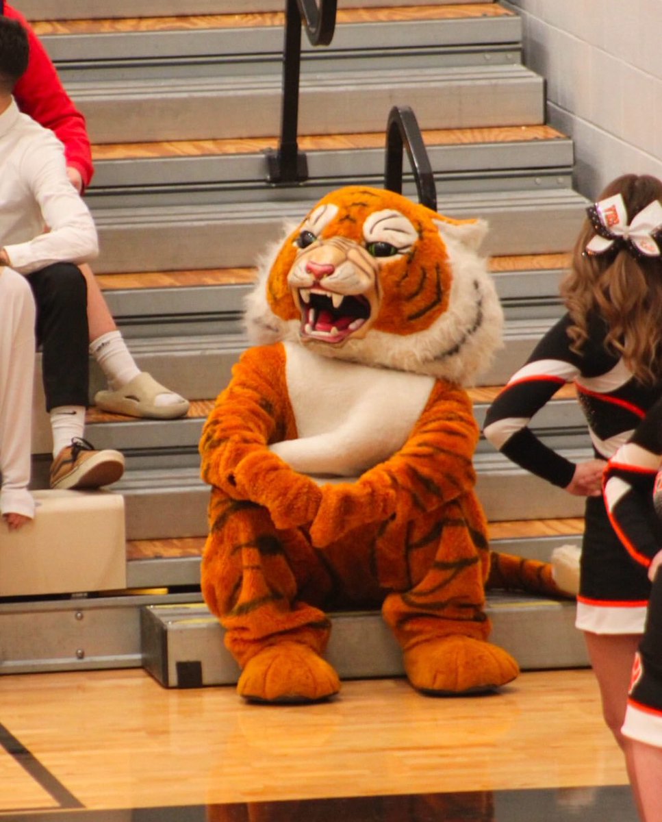 VHS Student Section tweet media