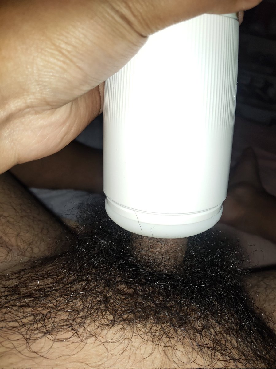 SuperZZHH's tweet photo. 约不到熟女 只能靠飞机杯解闷了 昆明的熟女要怎么约啊 想不到破处是被飞机杯破的 https://t.co/BgOtfRqjmZ