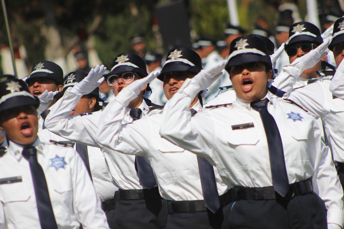 spf_sspc's tweet photo. El Servicio de Protección Federal, celebró la graduación de 82 mujeres y 70 hombres preparados para proteger personas y bienes federales.
¡Su valentía y profesionalismo fortalecen la seguridad de nuestro País! #OrgulloSPF 1/2 https://t.co/yAx8pyBpzU