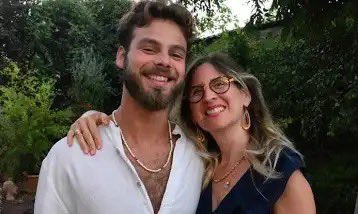 משתף מעומק ליבי

 אלון אהל זקוק נואשות לניראות.
 הוא לא צפוי להשתחרר במסגרת הסכם הפסקת האש הנוכחי של בני ערובה.  הזמן שלו אוזל והוא זקוק לקולות חזקים כדי למשוך תשומת לב למצבו הקריטי.

 בראיון טלוויזיה מזעזע ביום ראשון, התחננה עידית אהל, אמו של אלון, לשחרורו "מחר", והסבירה כי זה