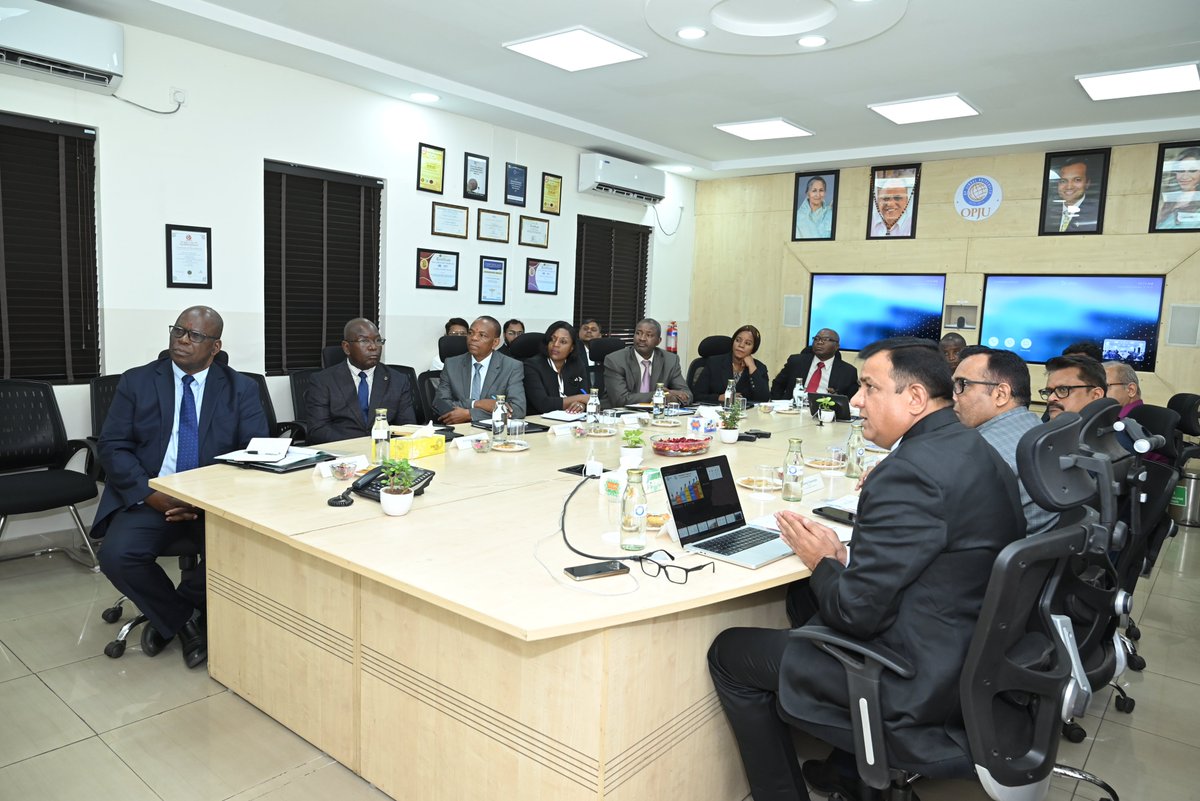 OPJUniversity's tweet photo. Honored to host the Zimbabwe delegation (25-27 Feb 2025) at @OPJUniversity & @JSPLCorporate —an initiative of our visionary leader @MPNaveenJindal. Led by Prof. Fanuel Tagwira, the delegation experienced our state-of-the-art facilities and industry-integrated curriculum. 
We also had the privilege of sharing the inspiring vision of our Chancellor, @ShalluJindal_. Engaging discussions on academic collaborations, faculty training, student exchanges, and innovation initiatives—with valuable insights from @DrRDPatidar and @JindalFndn- paved the way for promising global partnerships. 

#OPJU #GlobalPartnerships #bestuniversity #opjuraigarh #Zimbabwe