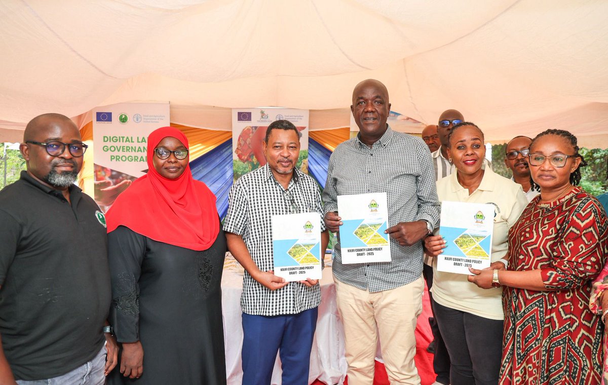 HakiYetuOrg's tweet photo. 🚨 Land Policy Progress weJoined Kilifi Governor &amp; FAO partners for a breakfast meeting, submitting the Kilifi County Land Policy draft for review &amp; tabling. A milestone for land governance &amp; community rights! 🌍✨

#HakiYetu #LandRights #Kilifi https://t.co/5yO8LEvaoS