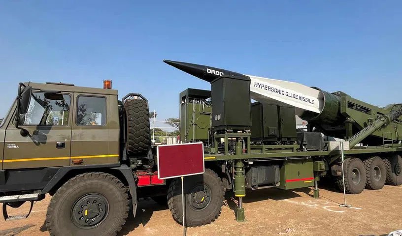 NewsIADN's tweet photo. First visuals of DRDO Hypersonic Glide Vehicle and Transporter Erector Launcher - LR-ASHM https://t.co/lCX9YtsNUq
