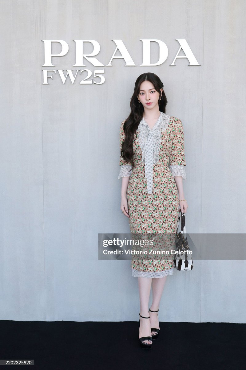 JJHYJM's tweet photo. KARINA AT PRADA FW25
#KarinaxPradaFW25
@Prada https://t.co/o4Scp28wRM