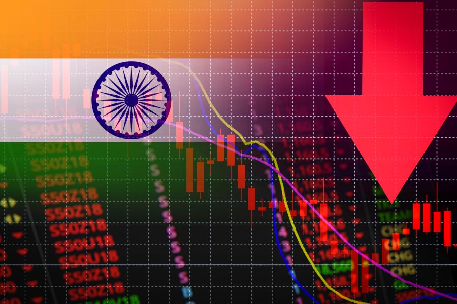 Why Foreign institutional Investors are leaving India and what can be done to bring them back (Explained)

Today Indian stock exchange nifty made such record which no one would like to remember

Nifty ended in negative continuously 5th month
It happened after 30 years

1/18