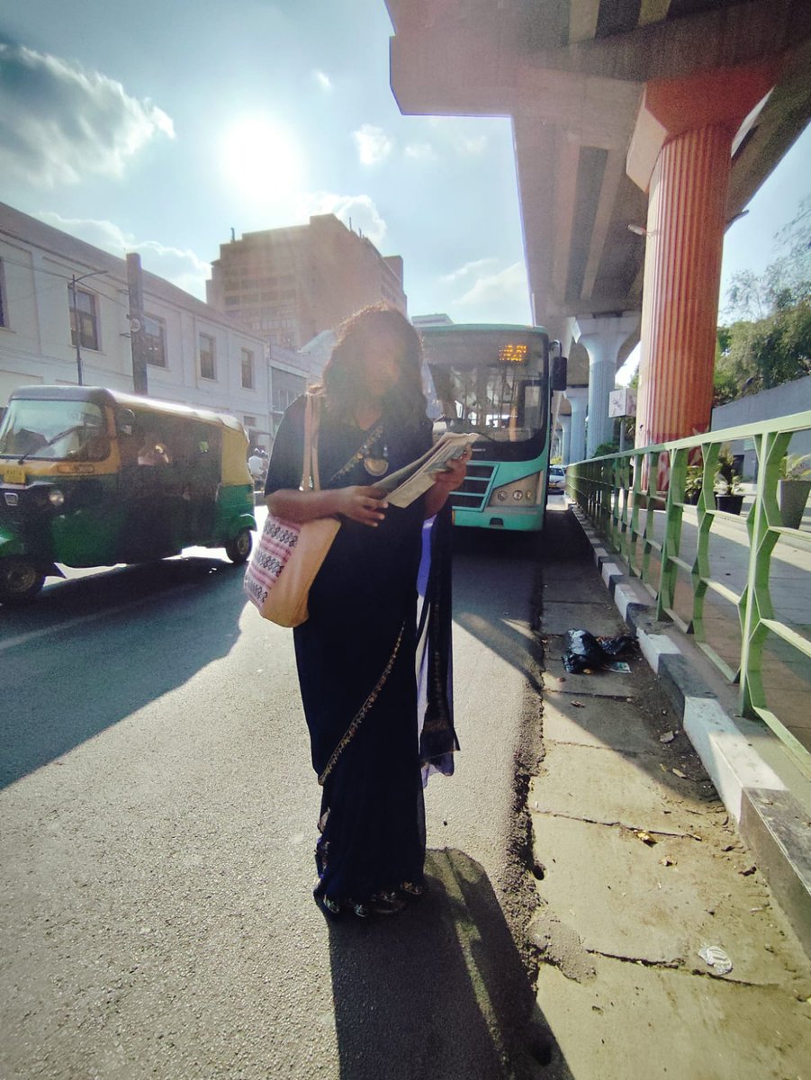 kavyachikki's tweet photo. An auto on my right and a bus on my left, literally the metro is over my head....

#farehike #NammaMetro #makemetroaffordable https://t.co/C0fZ11pz4V