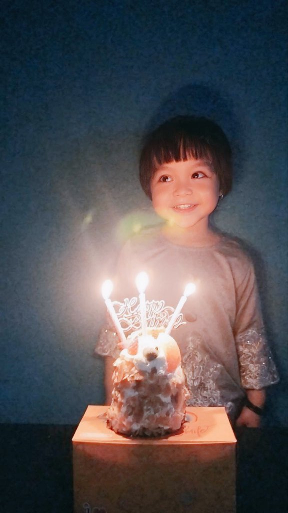 udinezz's tweet photo. Happy birthday hana 3💖💖💖 https://t.co/fral6bEcel