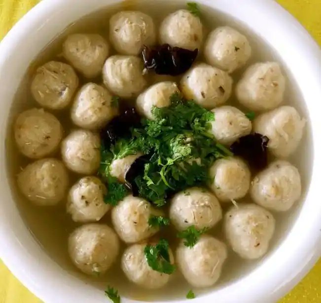 LoveBinzhou2024's tweet photo. 【Tasty #Binzhou】Take a bite of Binzhou #Xiaoying #meatballs and feel the tenderness and freshness on your tongue. https://t.co/s0K6QkWOem