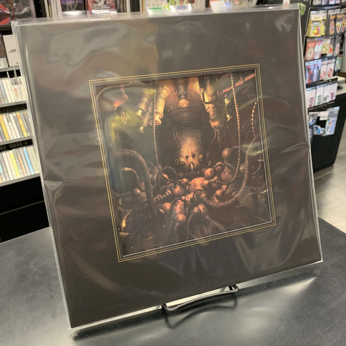 おっと フライング情報が。まだレーベルの公式告知がないので海外販売