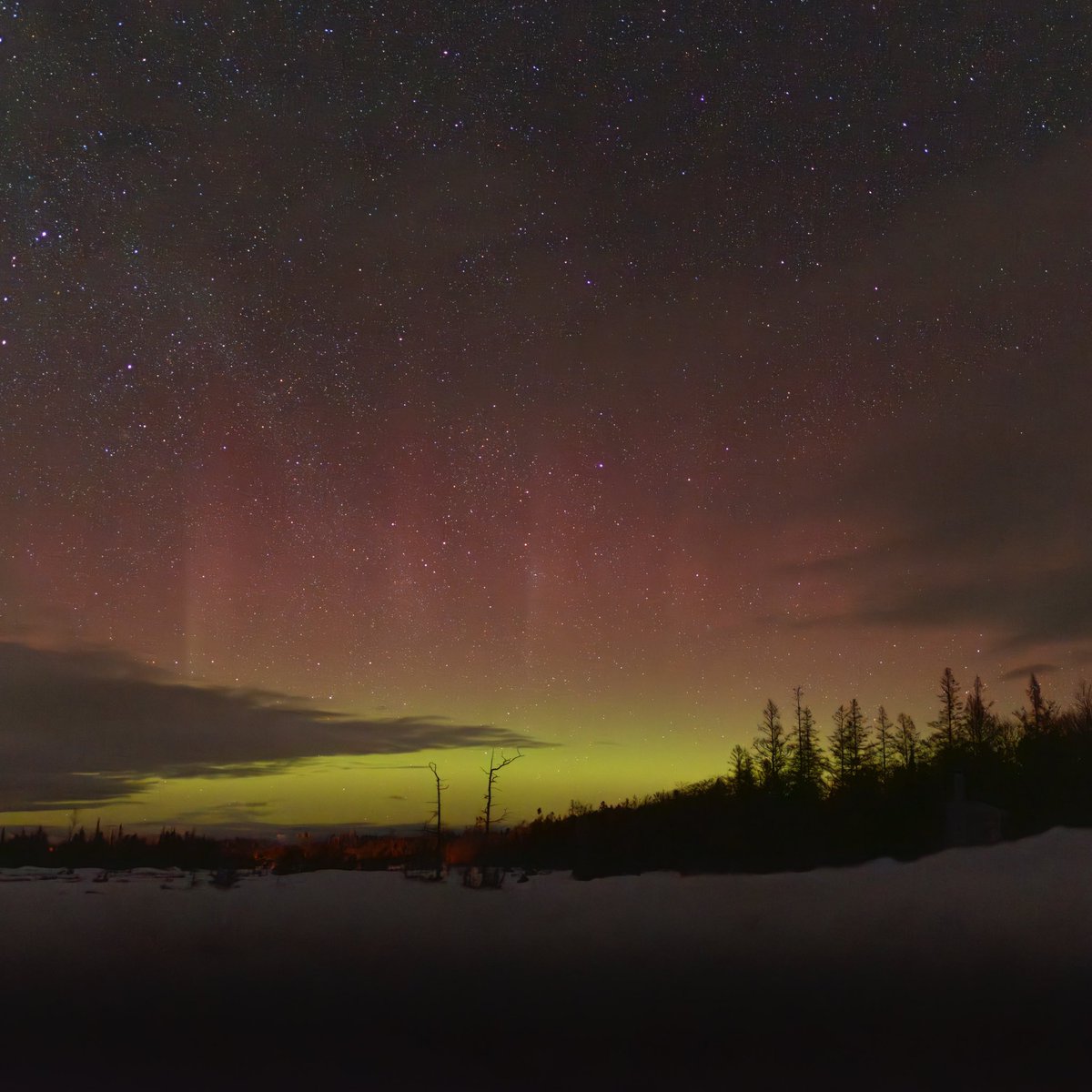 OntarioAurora's tweet photo. #northernlights on #brucepeninsula 11pm Feb 27th 2025 #redbay #Auroraborealis https://t.co/uELWVHgiHT