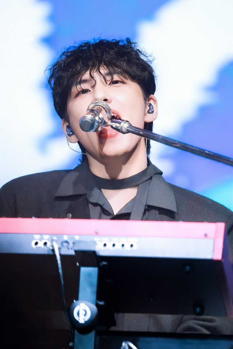 250125

깜푸왔다!!!

#원필 #데이식스 #DAY6 #WONPIL