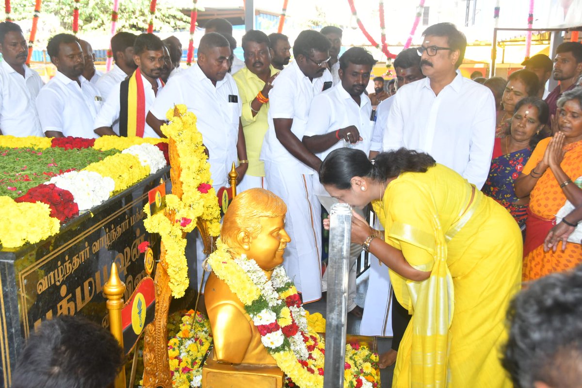 PremallathaDmdk's tweet photo. கேப்டன் ஆலயத்தில், சிறப்பு பூஜை மற்றும் அன்னதானம்!
#captainaalayam #Captaintemple #PremalathaVijayakanth https://t.co/Wdnm8NOadN