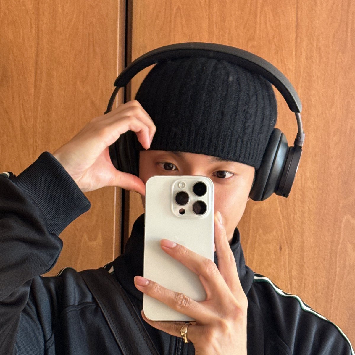yoonmelody1004's tweet photo. TAPOS NA CONTRACT ATA NG BSS SA OPPO😭😭 OMG WELCOME BACK KYEOMIE IPHONE🤟🏼🤟🏼 https://t.co/LTesSNoyqQ