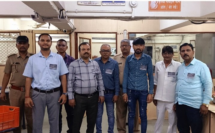 #bedgewearing <a href="/ChVenkatachalam/">CH VENKATACHALAM</a> <a href="/Janakrawal04/">Janak Rawal</a> <a href="/INCIndia/">Congress</a> <a href="/RahulGandhi/">Rahul Gandhi</a> <a href="/priyankagandhi/">Priyanka Gandhi Vadra</a> our demand 5 day's Banking adequate requirement Stop outsourcing jobs and resolve other demand of UFBU