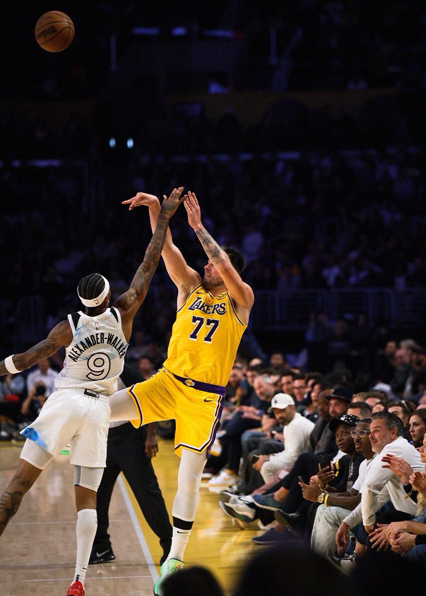 LakersLead's tweet photo. THIS LUKA PHOTO IS TOO COLD ���� https://t.co/6pH4xusAxI