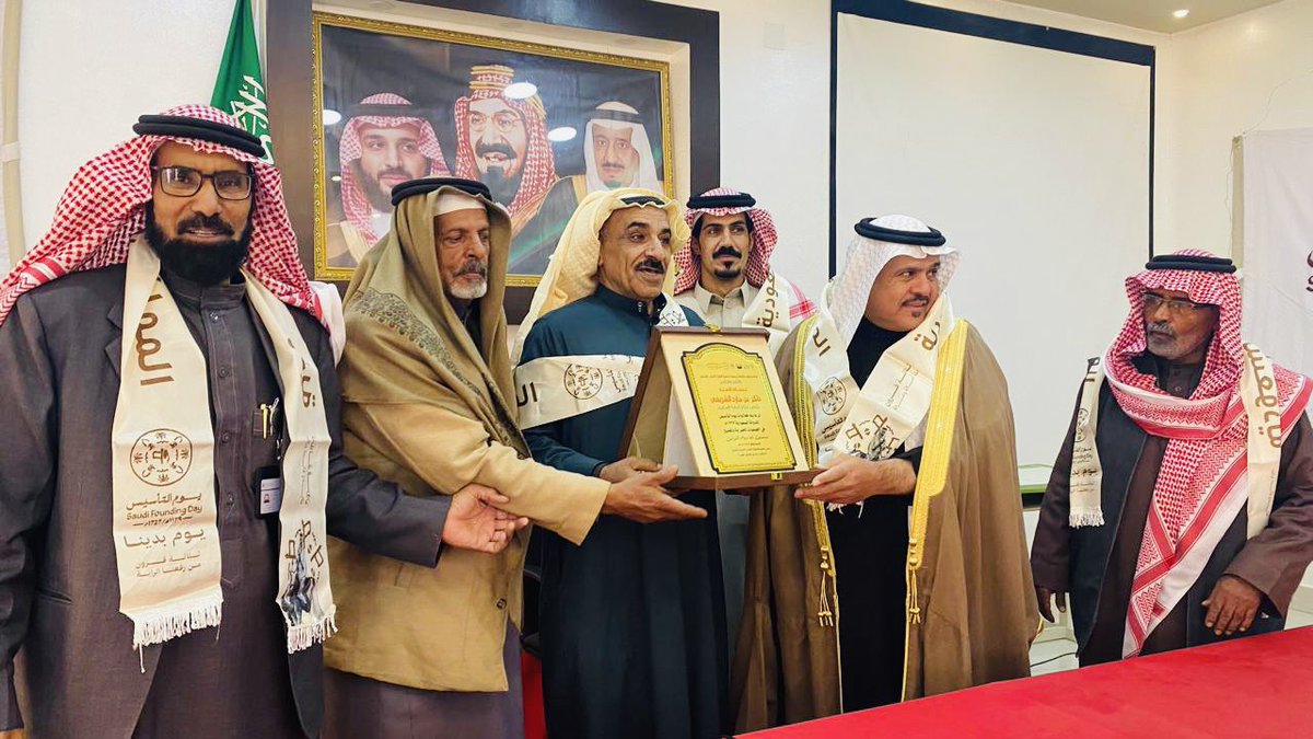 brmodhih's tweet photo. نفذت جمعية البر الخيرية بالمضيح ندوة عن يوم التأسيس للدولة على يدالأمام محمد بن سعود واستعراض تدرج المنجزات خدمةً للدين والمليكِ والوطن حتى عهدنا الزاهر بقيادة خادم الحرمين الملك سلمان بن عبدالعزيز وسمو ولي العهد حفظهم الله.برعاية رئيس المركزأ.ذاكرالشريهي
شكر د.زيد الهبيرة الجميع https://t.co/YHyuycxsUd