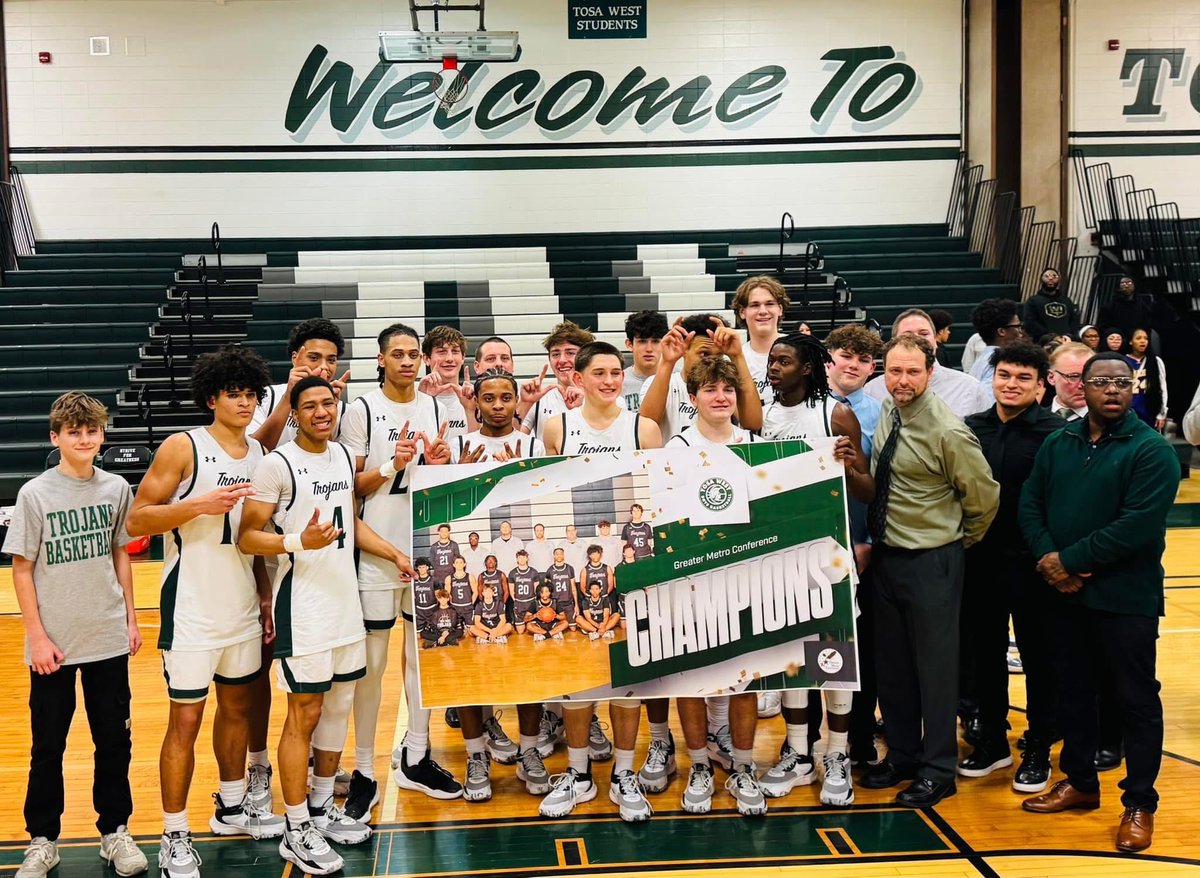 The Wauwatosa West Trojans varsity boys basketball team secures a share of the 2024-25 Greater Metro Conference championship (first since 2022-23) with an 80-61 win over Sussex Hamilton on Thursday night. 🏀🏆

Tosa West finishes the regular season 18-6 overall (12-4 in the GMC).