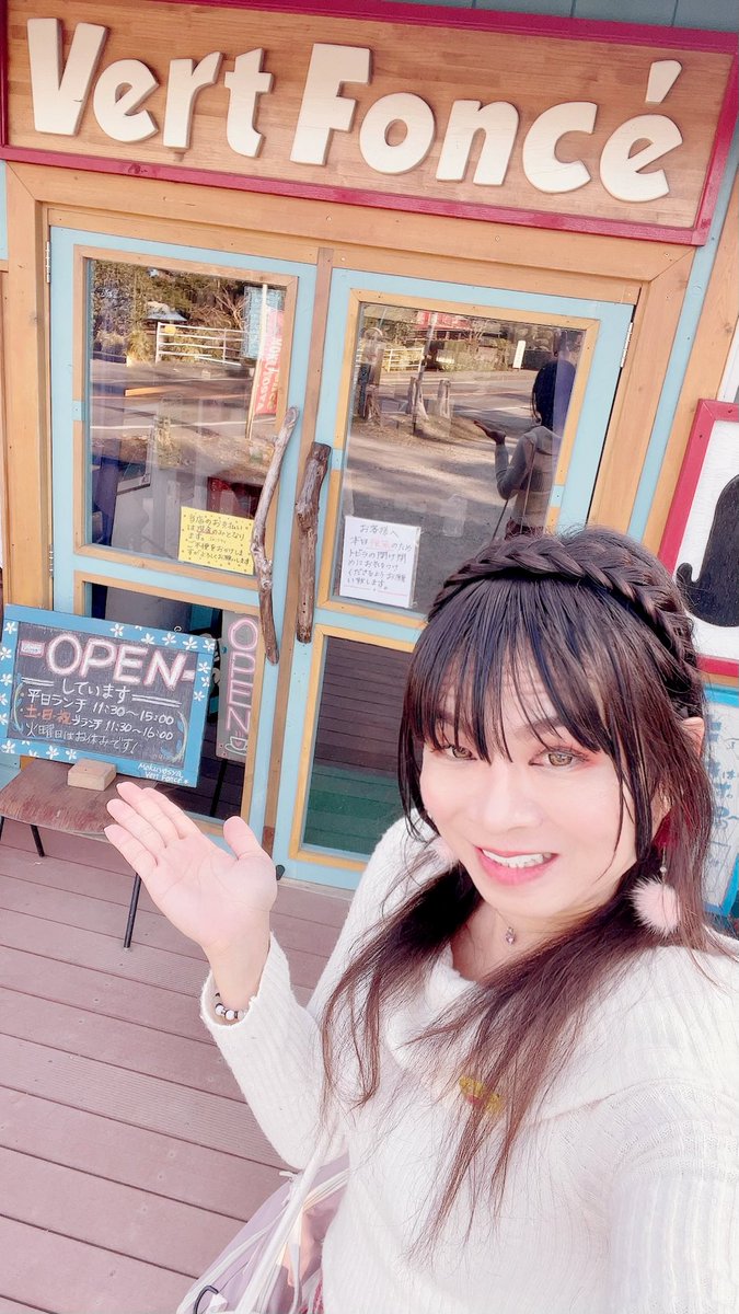 nabemasayo's tweet image. お疲れ様です💖
木更津矢那
#vertfoncé 
生ホタテとウニのクリームパスタ💖
ランチはコーヒーとプチデザートも付いてくるのよ💖
落ち着くレストランカフェ💖
夜も頑張る🙋‍♀️

#お疲れ様 
#ランチ 
#木更津 
#矢那 
#ホタテ 
#ウニ 
#クリームパスタ 
#コーヒー 
#デザート 
#カフェ 
#NASA 
#なさ
