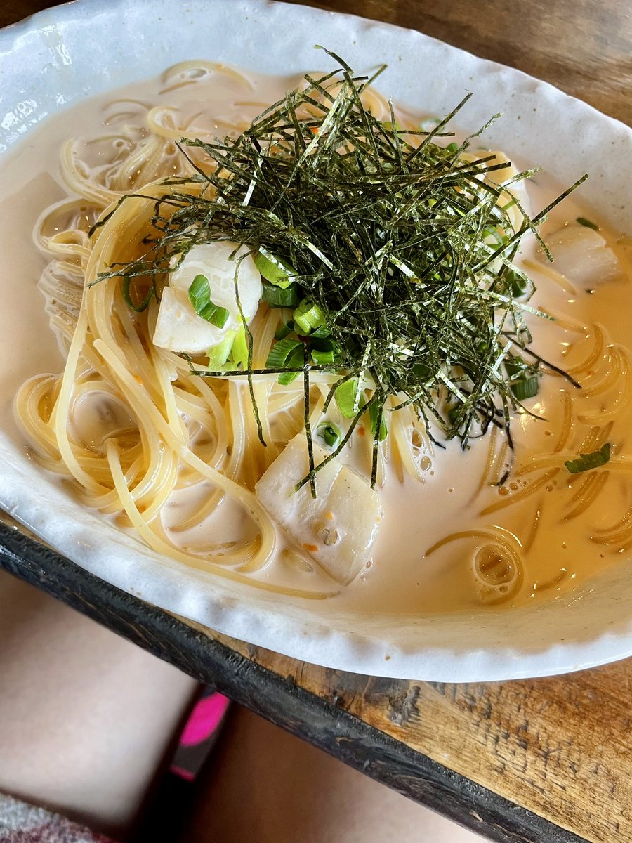 nabemasayo's tweet image. お疲れ様です💖
木更津矢那
#vertfoncé 
生ホタテとウニのクリームパスタ💖
ランチはコーヒーとプチデザートも付いてくるのよ💖
落ち着くレストランカフェ💖
夜も頑張る🙋‍♀️

#お疲れ様 
#ランチ 
#木更津 
#矢那 
#ホタテ 
#ウニ 
#クリームパスタ 
#コーヒー 
#デザート 
#カフェ 
#NASA 
#なさ