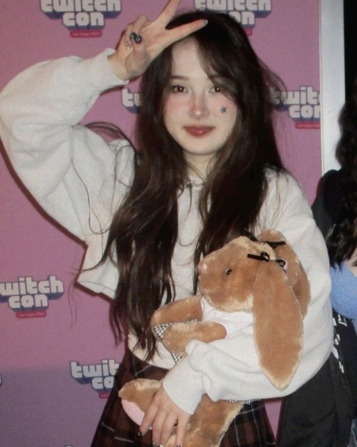 daily tina (@mytinakitten) on Twitter photo 