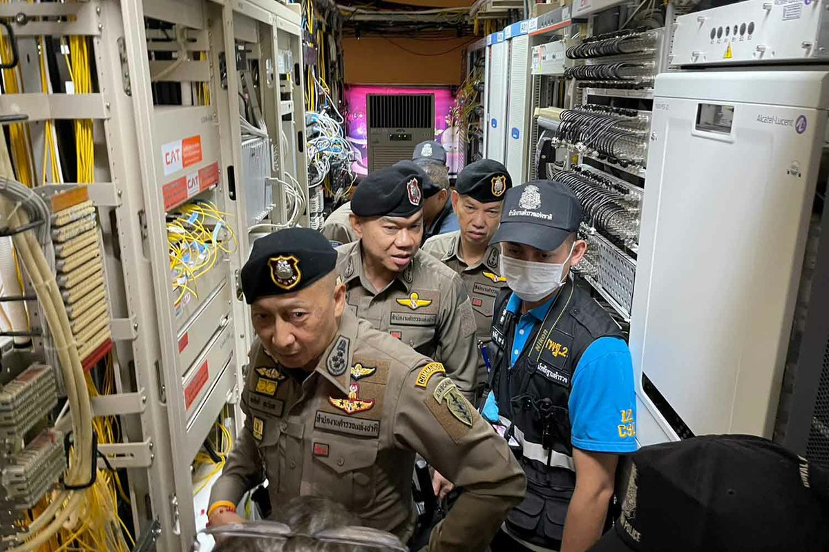 ThaigerNews's tweet image. Thailand&apos;s telecom regulator and Department of Highways are cracking down on illegal cross-border cables near key bridges to combat cybercrime. Could this be the end of cross-border cyber threats? #Cybersecurity #ThailandNews #TechCrime