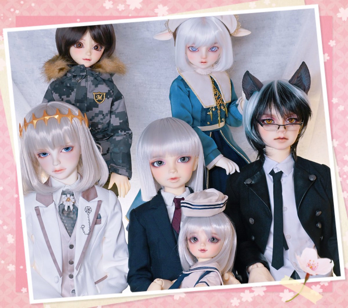 montydollnuma's tweet photo. 今年の集合写真
今回の新メンバーはレイズナーさんだけ(名前はまだ未定)
今月ずっと具合が悪くて、もっと良い写真を撮りたかったけどやる気や力がない。皆を集めるだけで大変疲れてるけどイマイチでも撮りたかった。
 #ＳＤハッピーバースデー https://t.co/oHRB6AnRTE