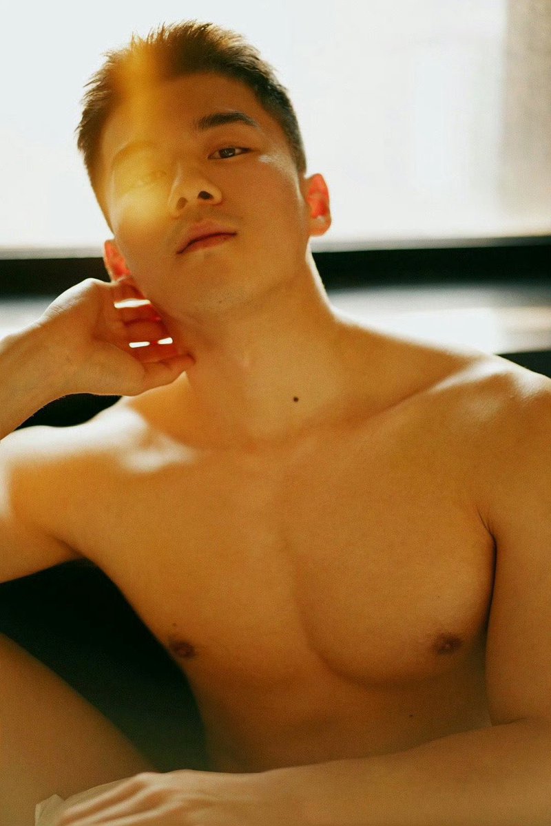 天上飛機最高 地下戴眼鏡的最騷
#男生喜歡男生