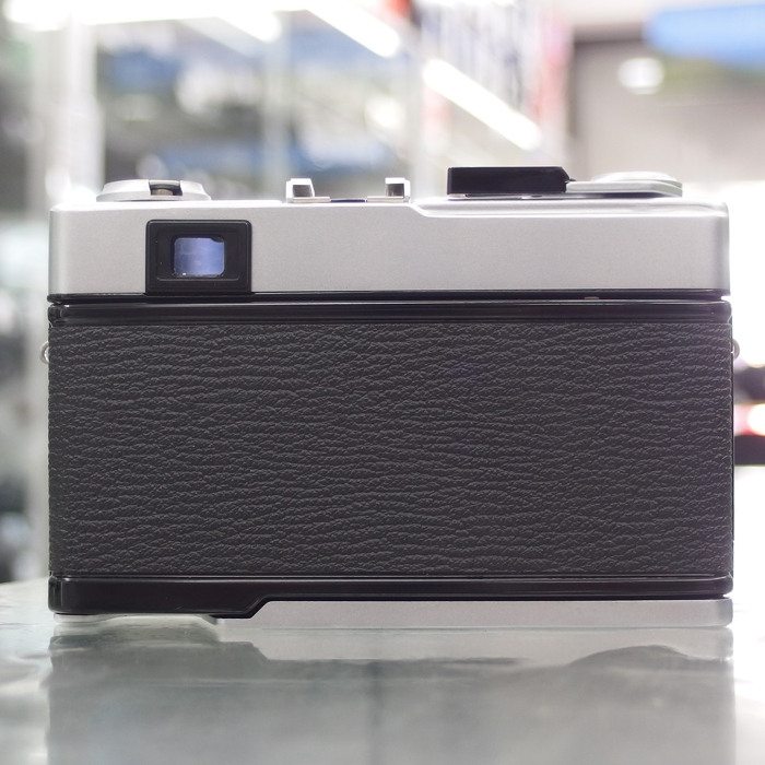 champcamera's tweet photo. #OLYMPUS #35ED ￥22,000- (整備済み) by #たまプラーザ 店

二重像式のピント合わせで自動露出を搭載したオリンパスの #フィルムコンパクトカメラ。レンズはDズイコー38mm F2.8。整備されているので安心してご利用いただけます！

#OLYMPUS35ED #フィルムカメラ #田園都市線
https://t.co/c9YutbiVIe https://t.co/JhinRyUsVS