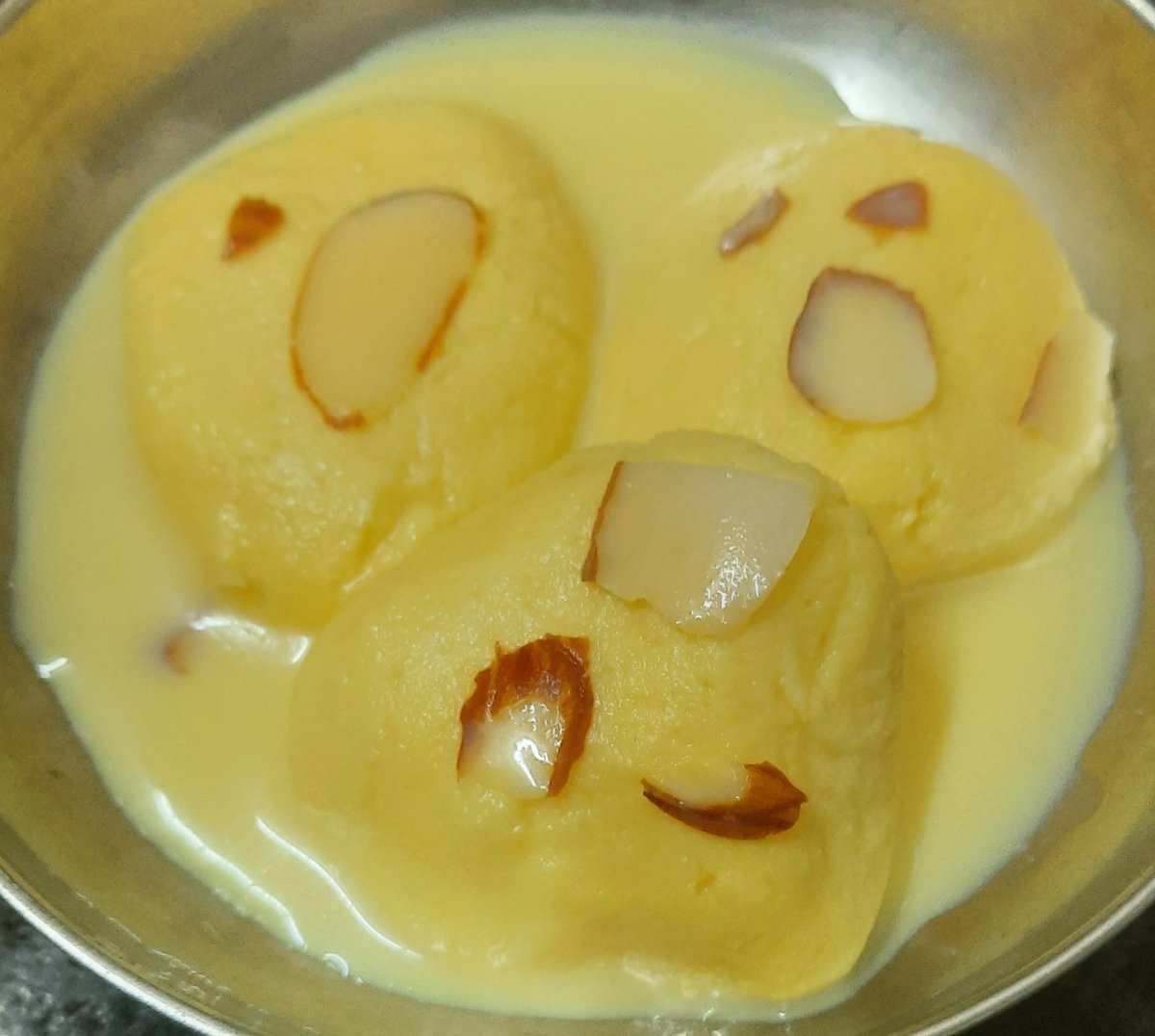 w_karve's tweet image. For my "sweet" friends 
#Rasmalai
