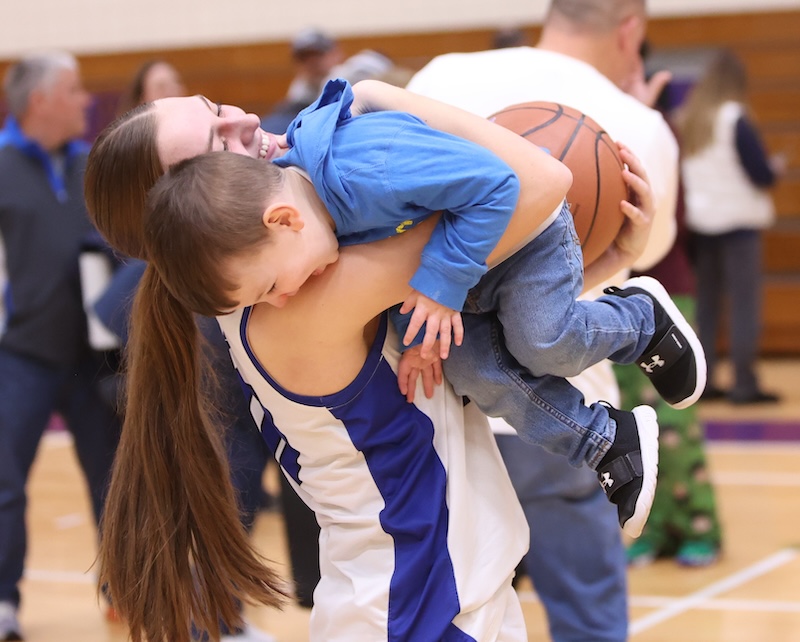 Southern Tier Sports Report (@tierreport) on Twitter photo SECTION 4 GIRLS' BASKETBALL: WOLF MAKES HISTORY, BECOMES 7TH HORSEHEADS GIRL WITH 1,000 CAREER POINTS (24 PHOTOS). . . <a href="/Megan_Wolf8/">Megan Wolf</a> <a href="/HorseheadsAD/">Horseheads Athletics</a> <a href="/HhdsSchools/">Horseheads Schools</a> <a href="/EmmaKamas/">Emma Kamas</a> <a href="/coachscott15/">Andrew Scott</a> <a href="/STACSPORTS/">Southern Tier Athletic Conference</a>
stsportsreport.com/index_get.php?…
Photo gallery from the game: brianfees.smugmug.com/SV-AT-HORSEHEA… SECTION 4 GIRLS' BASKETBALL: WOLF MAKES HISTORY, BECOMES 7TH HORSEHEADS GIRL WITH 1,000 CAREER POINTS (24 PHOTOS). . . <a href="/Megan_Wolf8/">Megan Wolf</a> <a href="/HorseheadsAD/">Horseheads Athletics</a> <a href="/HhdsSchools/">Horseheads Schools</a> <a href="/EmmaKamas/">Emma Kamas</a> <a href="/coachscott15/">Andrew Scott</a> <a href="/STACSPORTS/">Southern Tier Athletic Conference</a>
stsportsreport.com/index_get.php?…
Photo gallery from the game: brianfees.smugmug.com/SV-AT-HORSEHEA…
