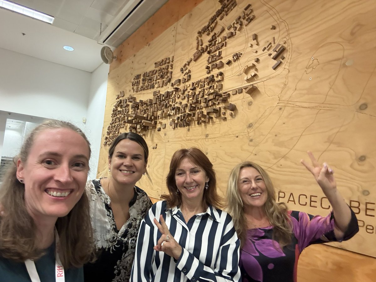 karo_kol's tweet photo. Last night’s #RWA Regional Hub #Perth powered by @blocksquare_io #realestatetokenisation meetup @JuliaBuchholz_ @Electra_Frost @OBR_Training @tecstack @spektrumlab @space3ed @CityofPerth https://t.co/yAQW0XCVw6
