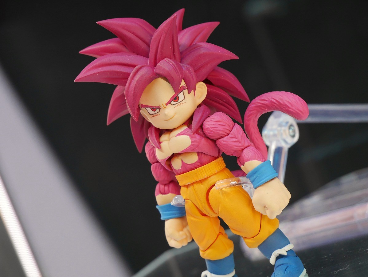 ／
#魂ストア 世界初展示！🆕
＼

開催中の「DRAGON BALL TAMASHII NATIONS FIGURE EXPO」にて
「S.H.Figuarts スーパーサイヤ人4孫悟空(ミニ)-DAIMA-」を追加展示！

新たな力に目覚めた「悟空」の姿を完全新規造形にて再現！

🔽#魂ウェブ商店 にて2月28日（金）16時より予約受付開始！