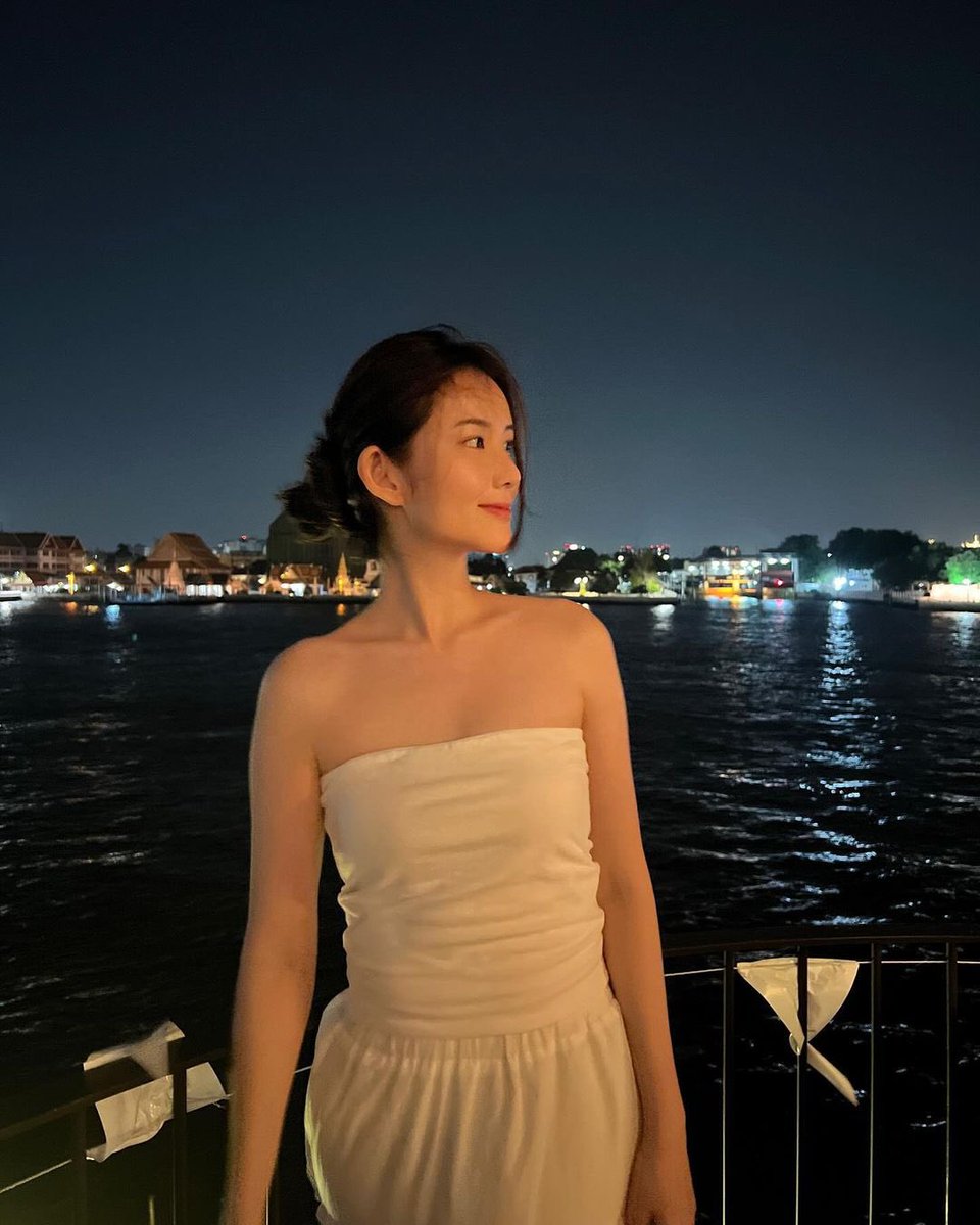 CarynB71699's tweet photo. 好多男生喜歡把女生腿掛在肩膀上欸
這個姿勢真的有這麼猛嗎
#姿勢 https://t.co/XmQZwOEb9t
