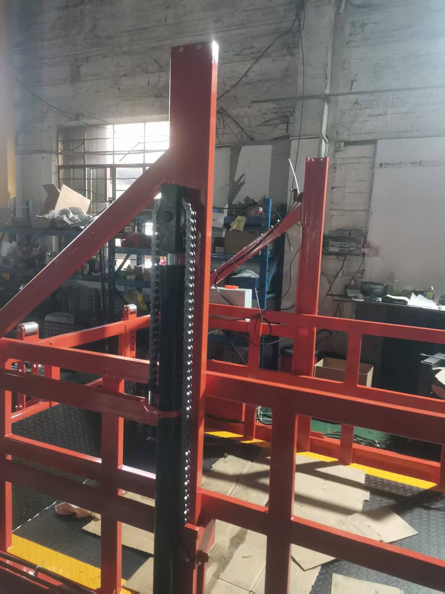 matta_yang's tweet photo. The YDQ mobile hydraulic loading platform is a special equipment for fast loading and unloading of goods. 
#dockramp #loadingramp #dockleveler #loadingplatform
#portableplatform #MHE https://t.co/4b97K5E07e