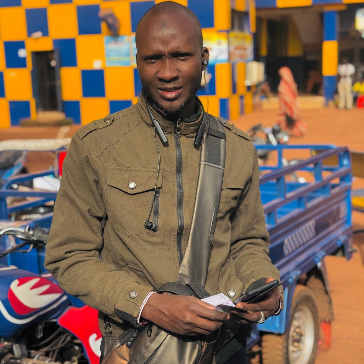 SidibePierre's tweet photo. #NouvellePhotoDeProfil https://t.co/jYlDrJqK9Z