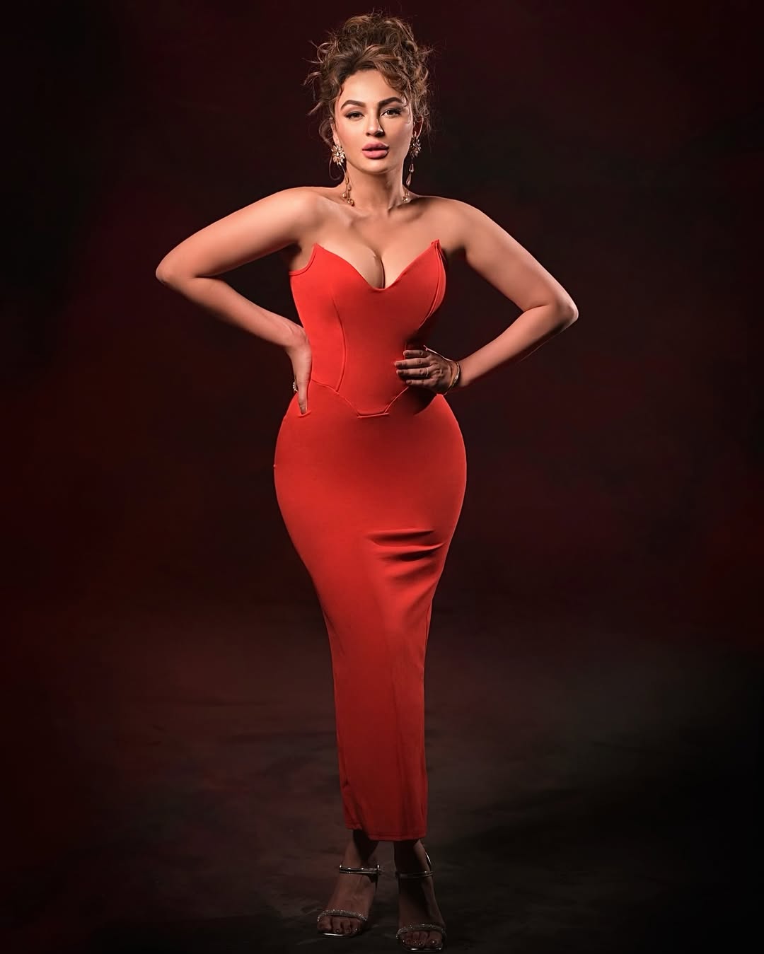 Gk30ksaWIAAZZL2?format=jpg&name=large