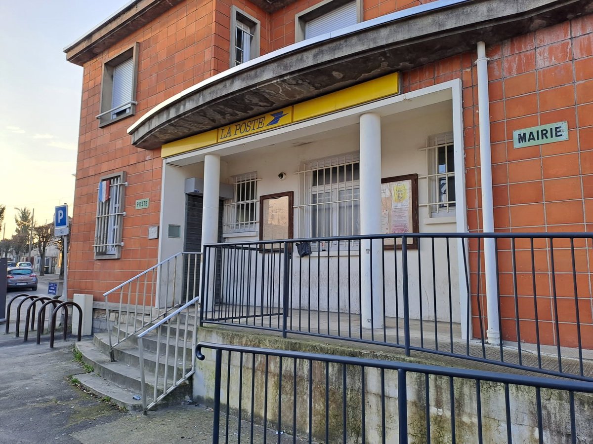 📅 Le bureau de poste de #Stains l'Avenir accueille de nouveau ses clients depuis le lundi 24 février.
Retrouvez vos services habituels et les conseils des postiers :
- 🏤 71 avenue Jean Jaurès
- 🕜 du lundi au vendredi de 9h à 12h et de 14h à 17h30 et le samedi de 9h à 12h