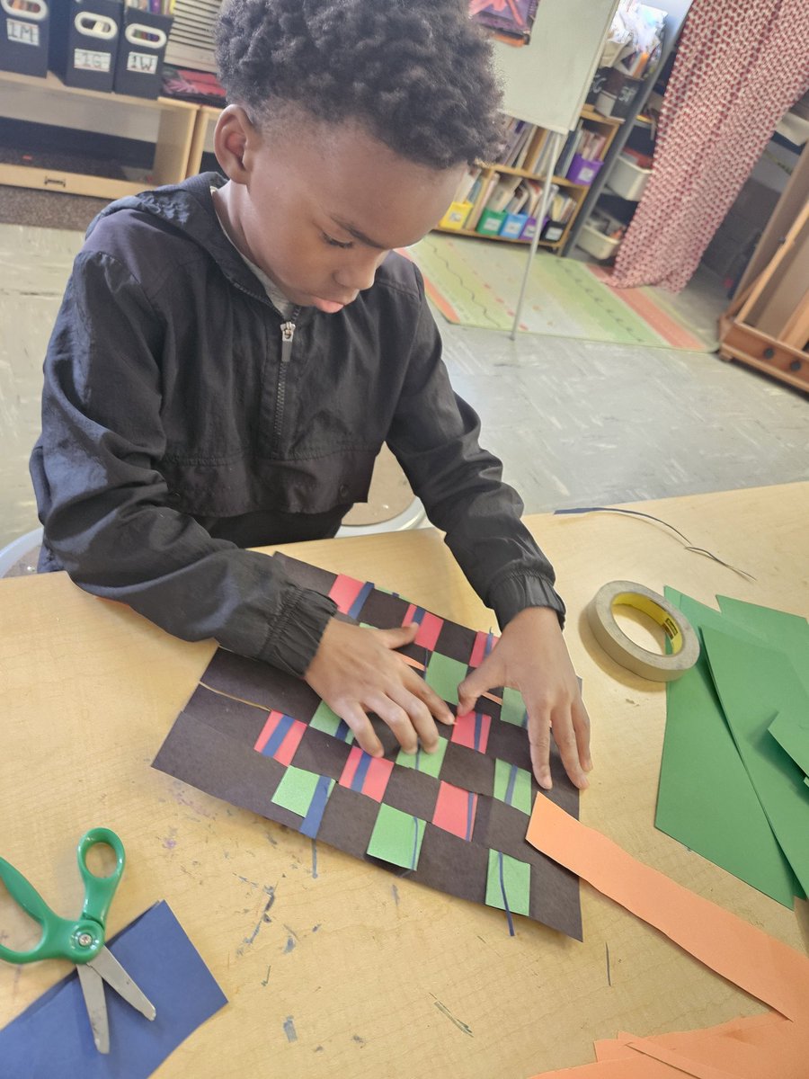 Christine Grace (@christi36567286) on Twitter photo 1st grade learned about the history of Kente cloth from Ghana and created these beautiful paper weavings! The symbols drawn in the weavings represent things about themselves.
<a href="/FineArtsHCS/">HCS_FineArts</a>
#winningforkids 1st grade learned about the history of Kente cloth from Ghana and created these beautiful paper weavings! The symbols drawn in the weavings represent things about themselves.
<a href="/FineArtsHCS/">HCS_FineArts</a>
#winningforkids