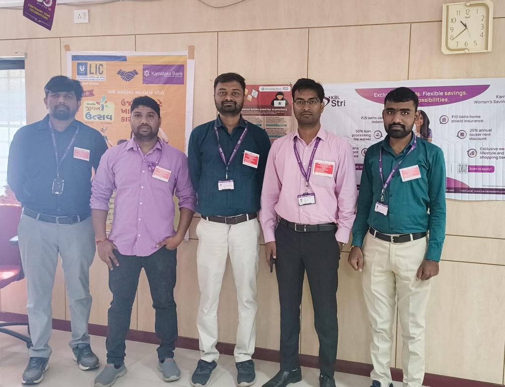 AkshayS25523566's tweet photo. @ChVenkatachalam Badge wearing done..5 day banking still not done... https://t.co/46ezvulS2y
