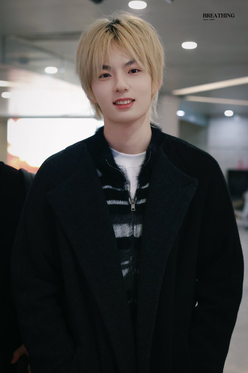 250228 HGH🛬
#何禧龙 #HEXILONG #허시롱