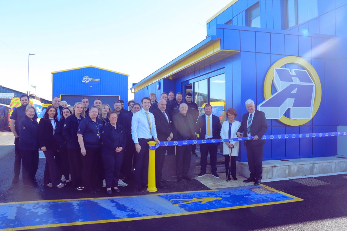 HuytonAsphalt's tweet image. Yesterday, we officially opened our Knowsley Operational Hub, Huyton House!

Honored to welcome @Knowsley_Leader , Cllr Tony Brennan, and Dale Milburn, who toured the facility and met our team.

Proud to be part of the Knowsley community

 #HAMeansMore