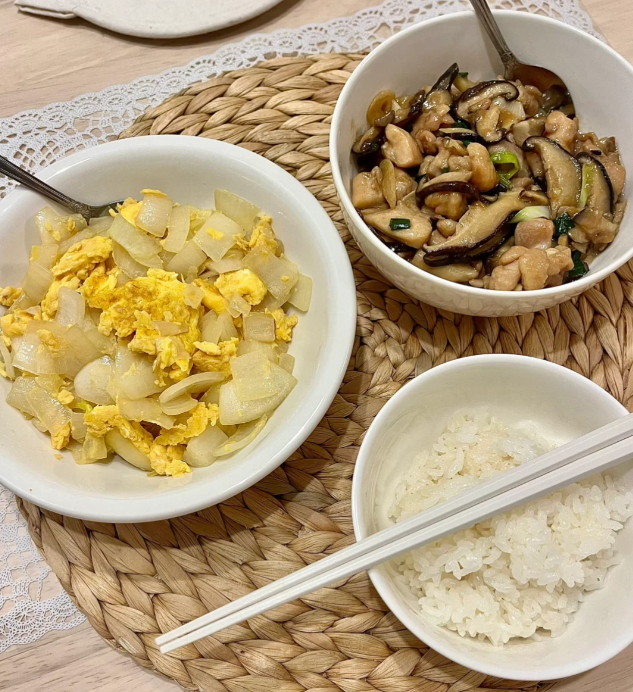 LukasHeath2's tweet photo. シンプルな材料でも、丁寧に混ぜ合わせれば美味しい料理が作れます。大切なのは、自分の好きな要素を選び、調理のプロセスを楽しむことです。 https://t.co/IJ9odT3Wwc