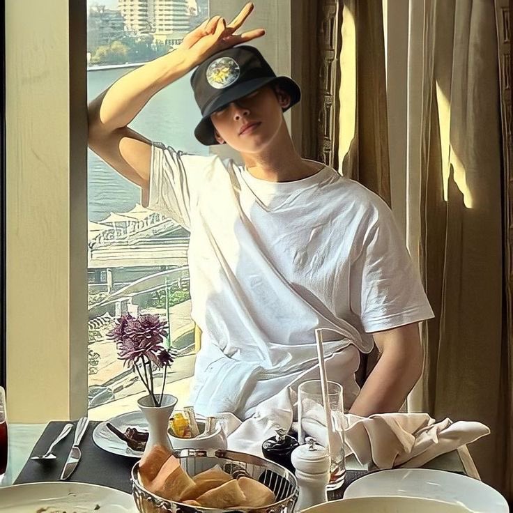 ocernasio's tweet image. ⠀⠀⠀

Buongiorno! Hoje é sexta, fim de mês, ótimo dia para dar uma escapada do trabalho e ir curtir o carnaval. Aproveitem suas juventudes.
⠀⠀⠀
⠀⠀⠀