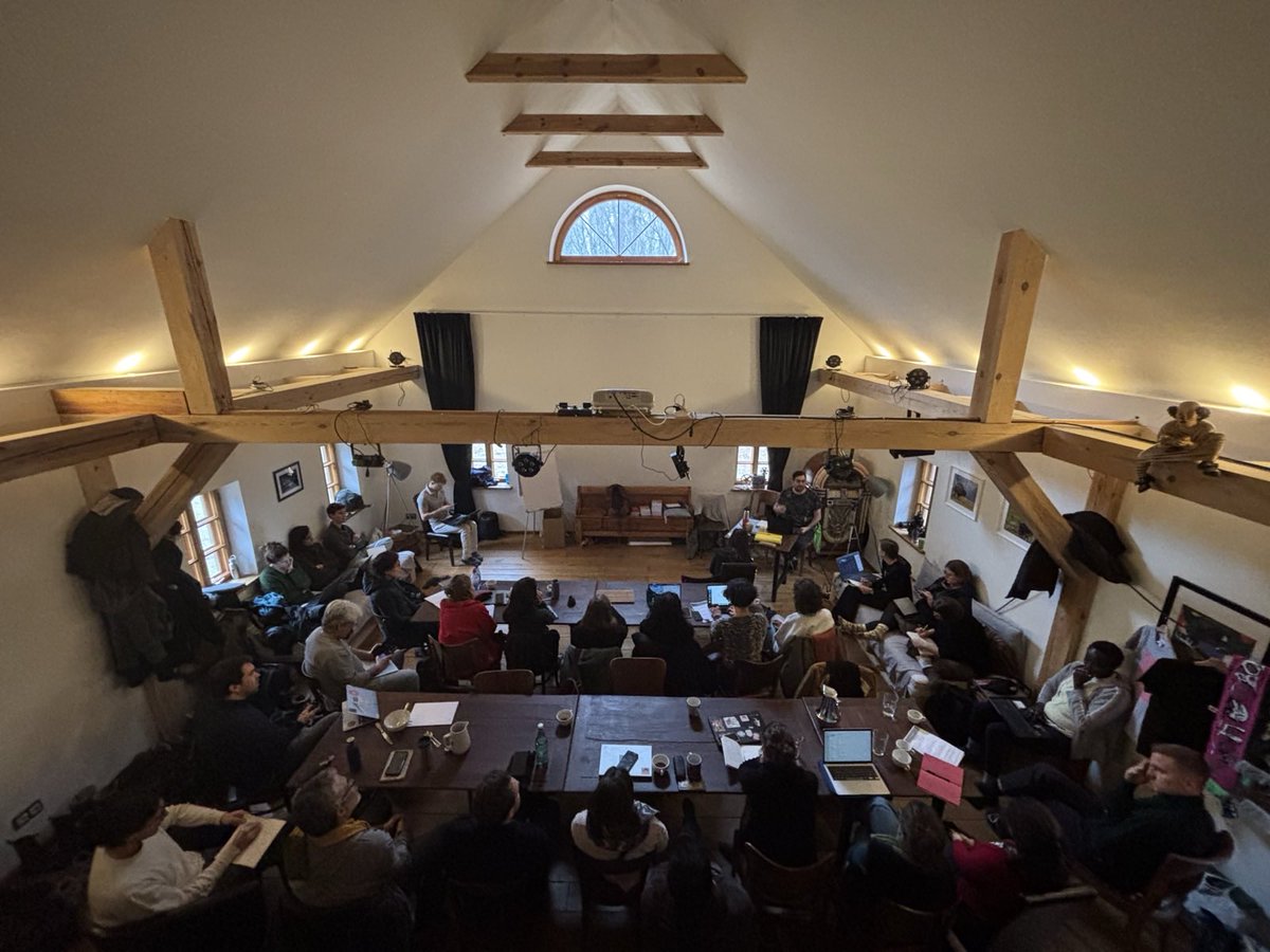 Today, we started sessions of exciting presentations. Great opportunity to discuss research informed also by the scholar's own experience of migration. You can join us on-line (link in previous posts). Phot. Piotr Winiarczyk.