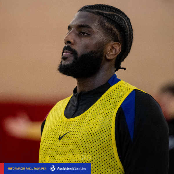 Comunicat mèdic ❗️

Dika Mem ha rebut l'alta, un cop superat un esquinç al turmell dret. El capità entrarà a la llista dissabte.

Comunicado médico ❗️

D. Mem ha recibido el alta, una vez superado un esguince en el tobillo derecho. El capitán entrará en la convocatoria el sábado.