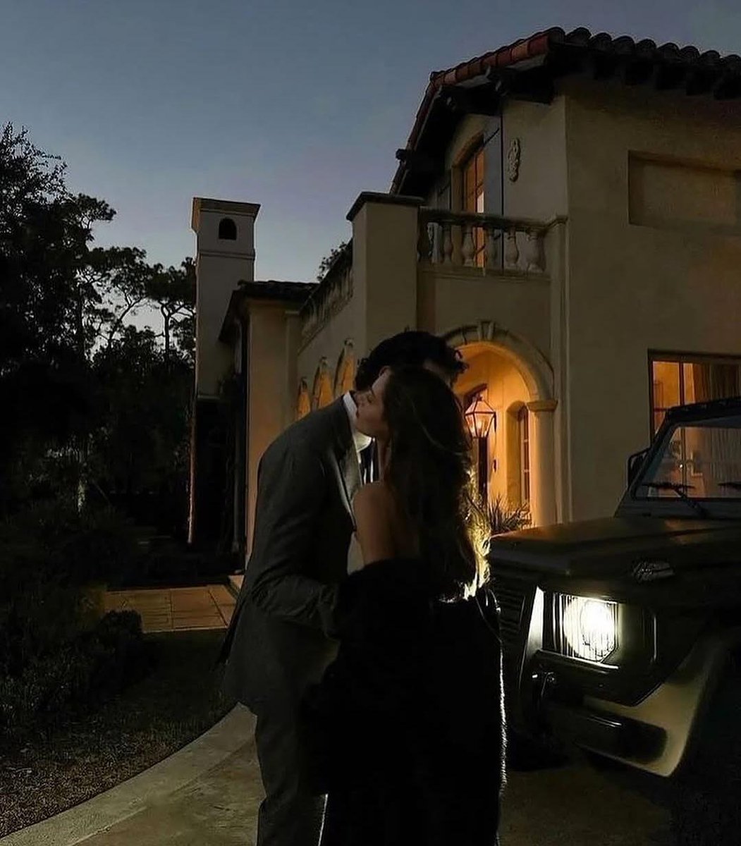 GordonGekko's tweet image. This is all we want as men.