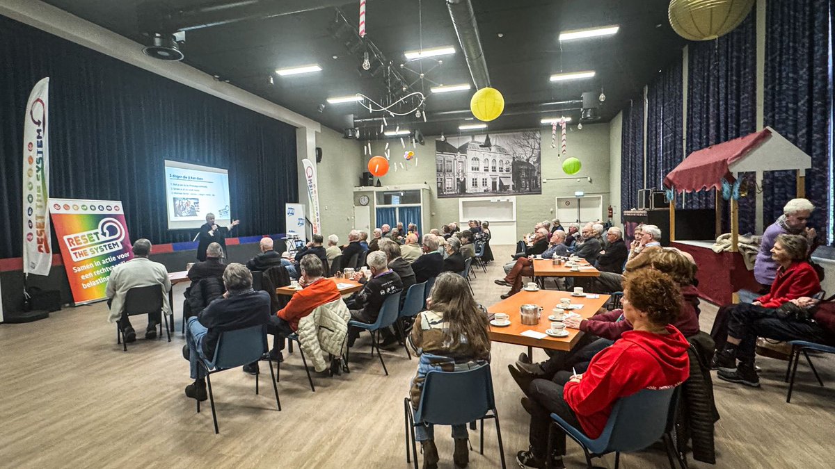 petra_bolster's tweet photo. Onlangs had ik de eer om tijdens drie regionale bijeenkomsten (kader)leden te informeren over de #FNVbelastingvisie en bijhorende campagne #ResetTheSystem. Het was een mooie dag met veel betrokkenheid en scherpe vragen. #SamenOnverslaanbaar https://t.co/G6kV54DIB0