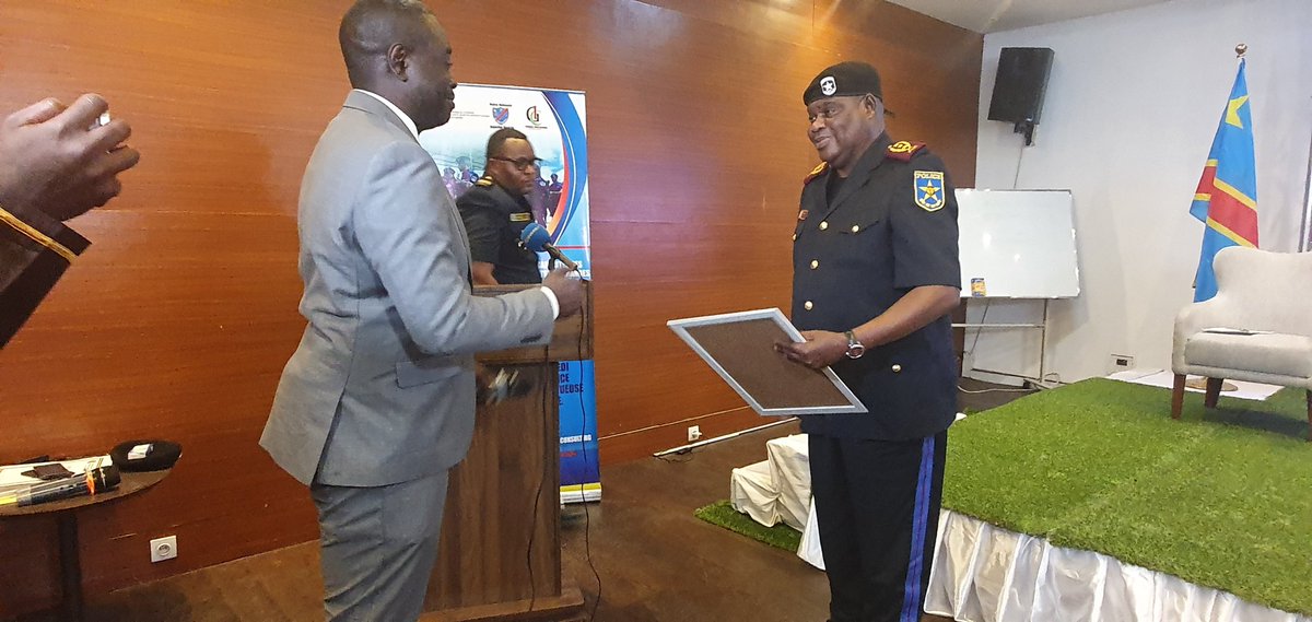 Engagement et détermination de promouvoir et faire respecter les droits  humains au sein de la Police, le ComDivPp Philémon Patience Mushid Yav reçoit un diplomate d'excellence de la société Intellignecy global Consulting. Congratulations.<a href="/shabani_lukoo/">SHABANI Lukoo J.</a> <a href="/fatshi13_/">Félix A. Tshisekedi</a> <a href="/VitalKamerhe1/">Vital Kamerhe</a>