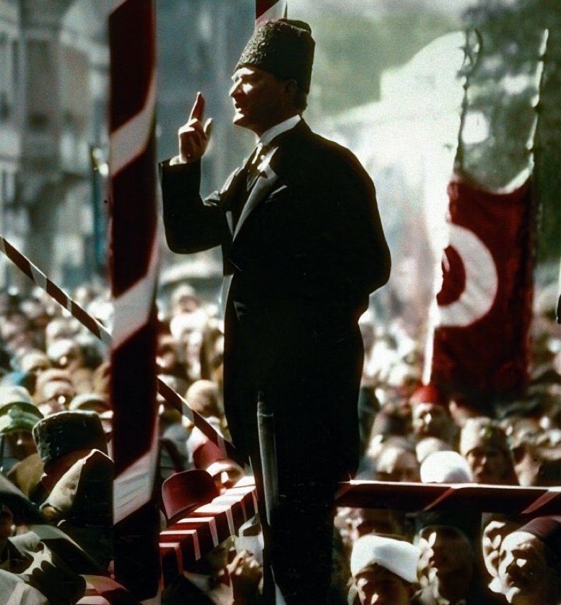 “Uyuyan milletler ya ölür ya da köle olarak uyanırlar.”

- Başbuğ Atatürk
